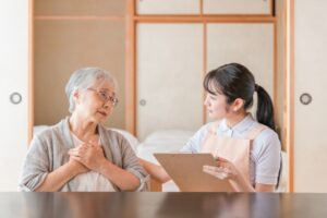 訪問看護でできること・できないこととは？訪問介護との違いも解説！