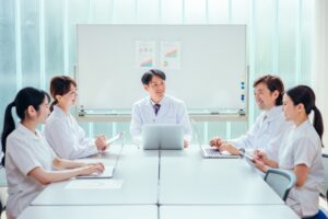 精神科訪問看護師の多職種連携における役割とは？多職種連携の重要性や実際に関わる職種も解説