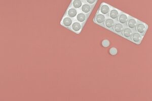 よく使われる精神薬の種類と作用を解説｜服薬する際の注意点とは？