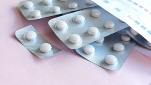 うつ病の薬の副作用｜抗うつ薬の種類別症状と対処法を徹底解説