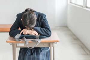 「学校に行けない…」それは”うつ病”かも？高校生が抱える悩みを解決する方法