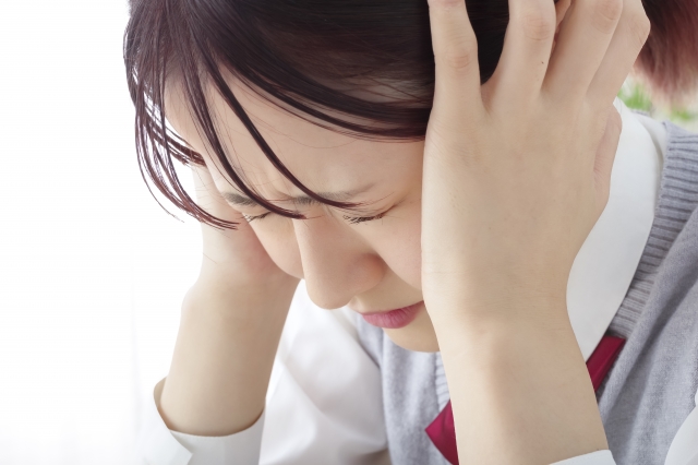 中学生の「うつ病」とは？症状、原因、親ができること【専門家監修】