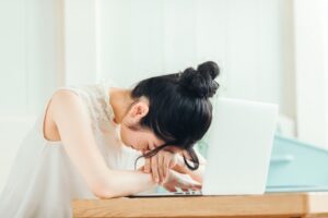 うつ病の吐き気はなぜ起こる？吐き気の症状と5つの改善ステップ