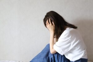 チック症によるまばたきとは？原因、症状、治療法を解説