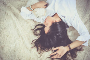 「不眠症は一生治らない」は嘘？不眠症の悩みを解決し、ぐっすり眠るためのヒント