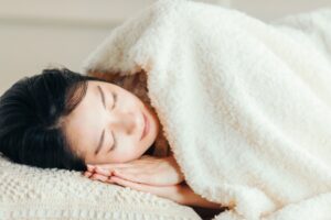 レム睡眠行動障害とは？原因と治療法を詳しく解説